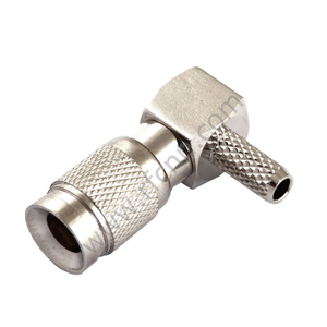 1.0 / 2.3 Ploiser à angle droit à angle pour connecteur RF BT3002